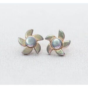 Vintage Silver Flower Screwback Earrings - A6